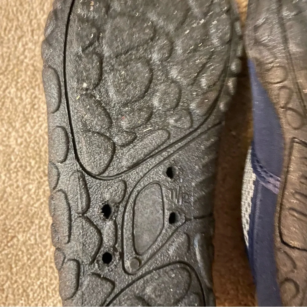 NWT Kids Lands End Aqua Shoe dark navy blue & gray size 11/12
